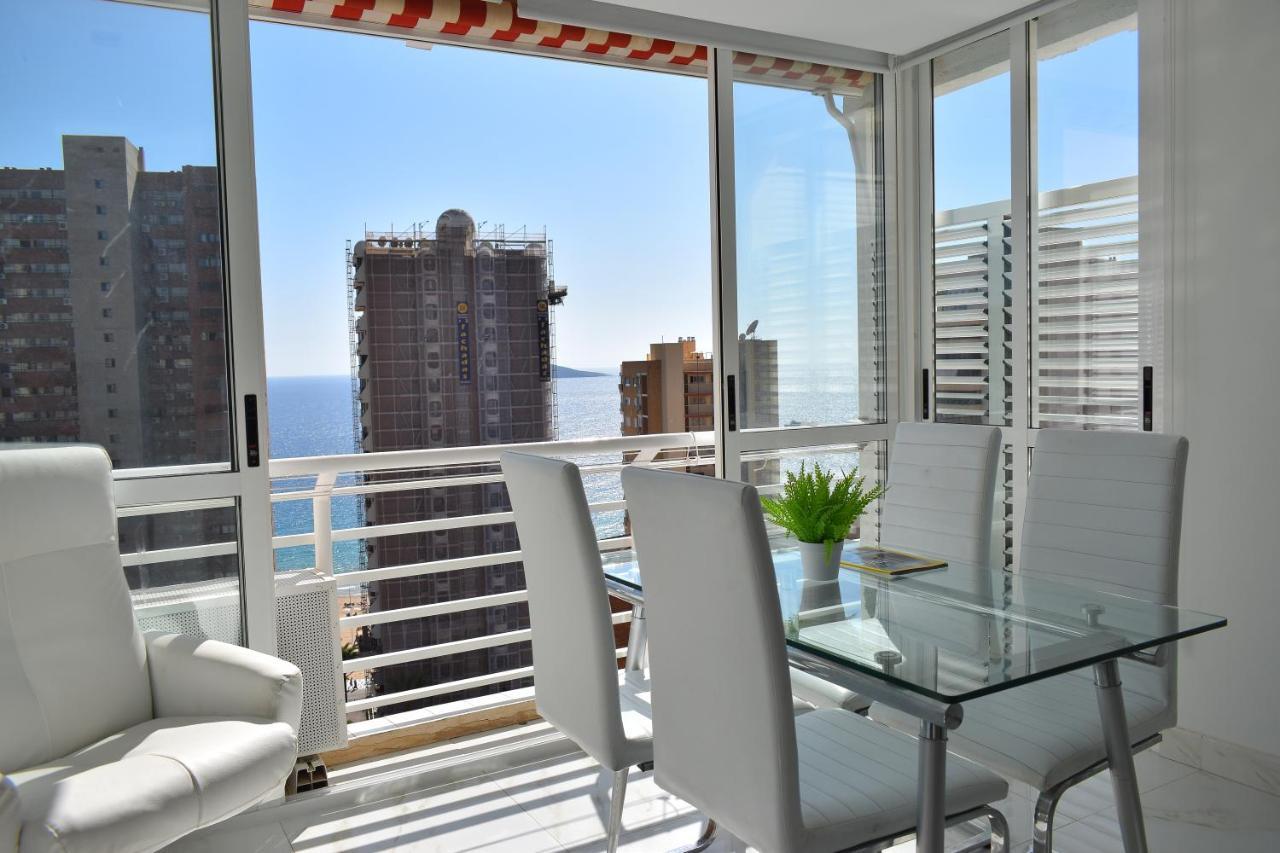 Los Caballos Vip Playa Levante Benidorm Exterior photo