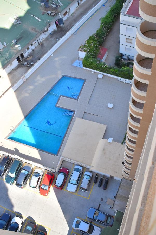 Los Caballos Vip Playa Levante Benidorm Exterior photo